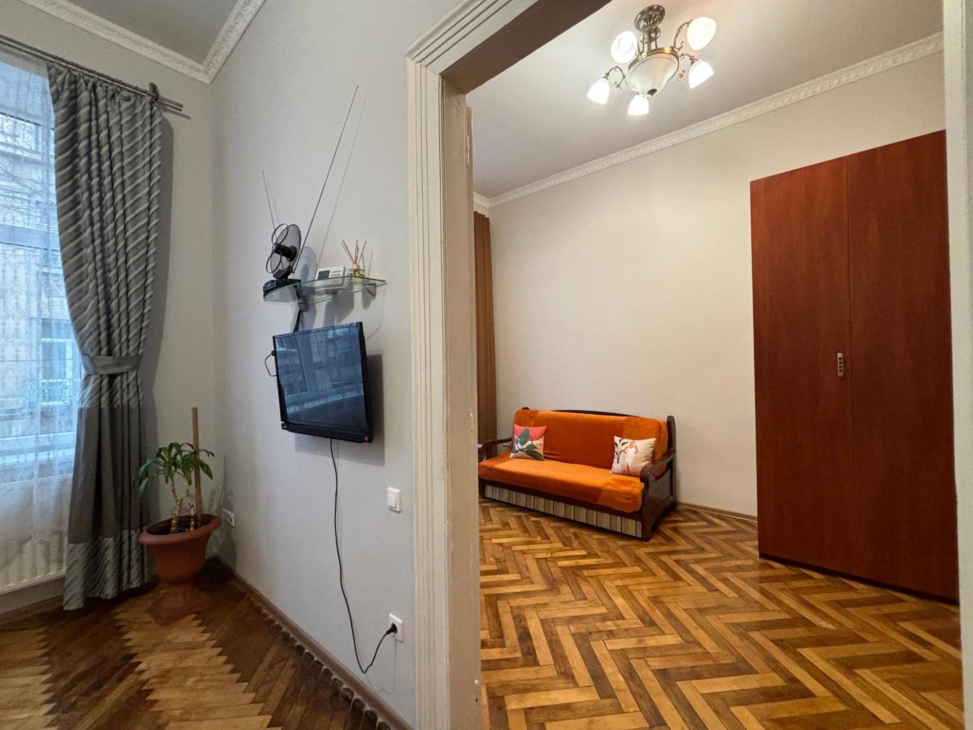 Айстра Apartment ลวีฟ ภายนอก รูปภาพ