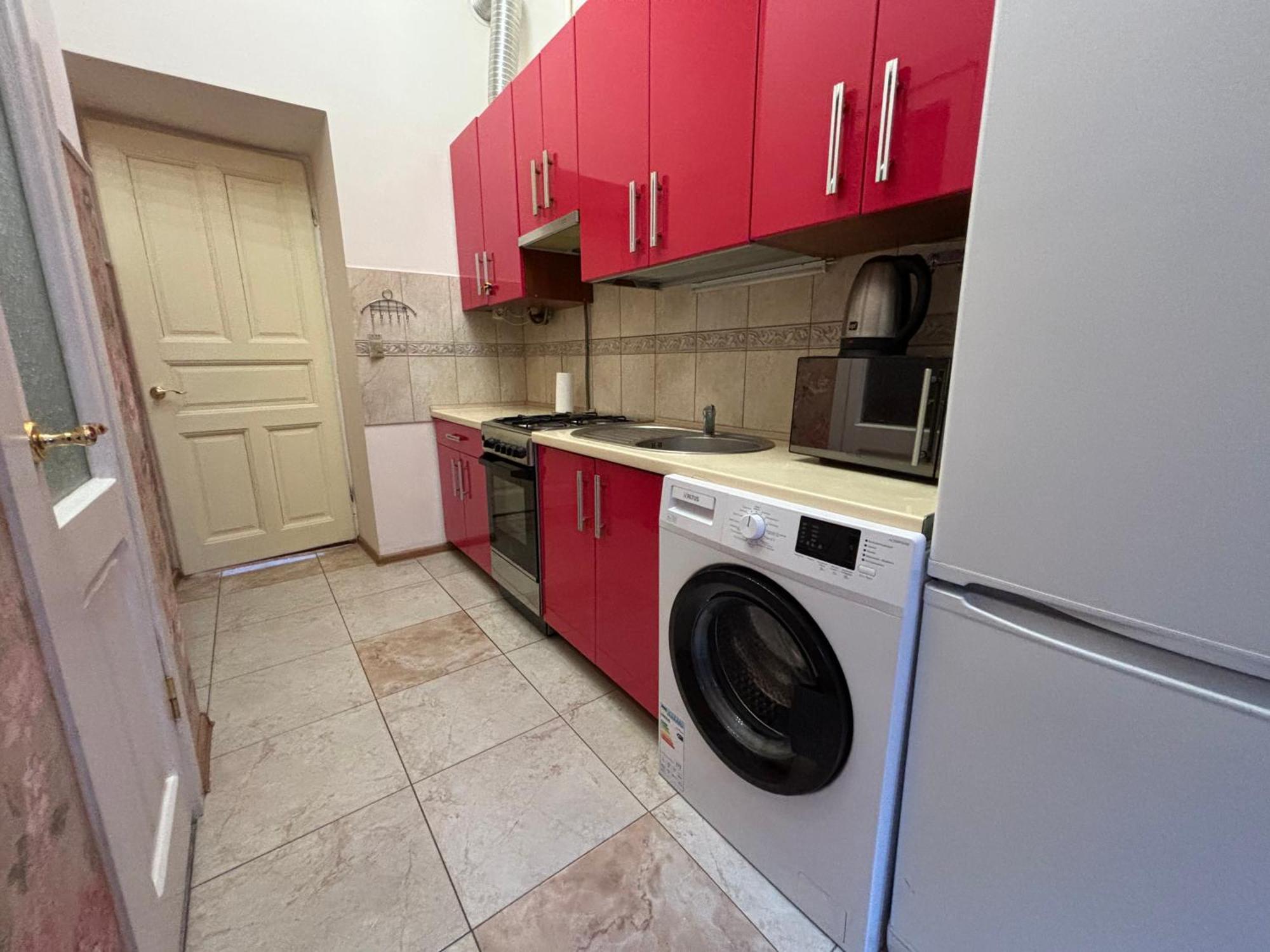 Айстра Apartment ลวีฟ ภายนอก รูปภาพ